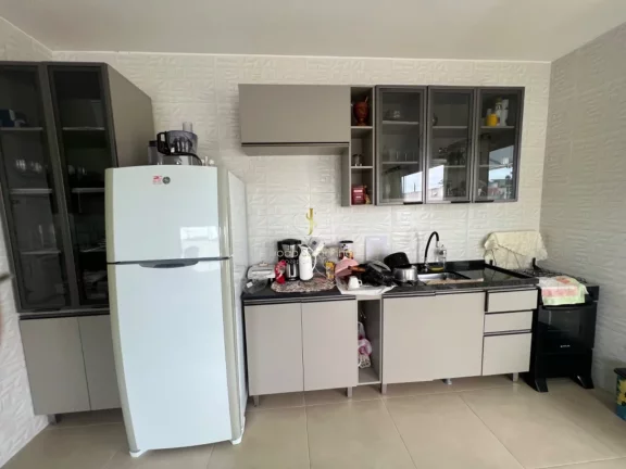 Imagem Casa para locação temporada em Guaratuba com Piscina para 8 pessoas (disponível para ano novo)
