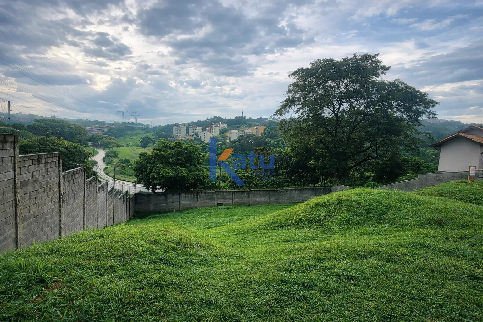 Oportunidade Única: Lote com Vista no Condomínio Dolce Vitta, Itatiba/SP
Você sonha em construir ...