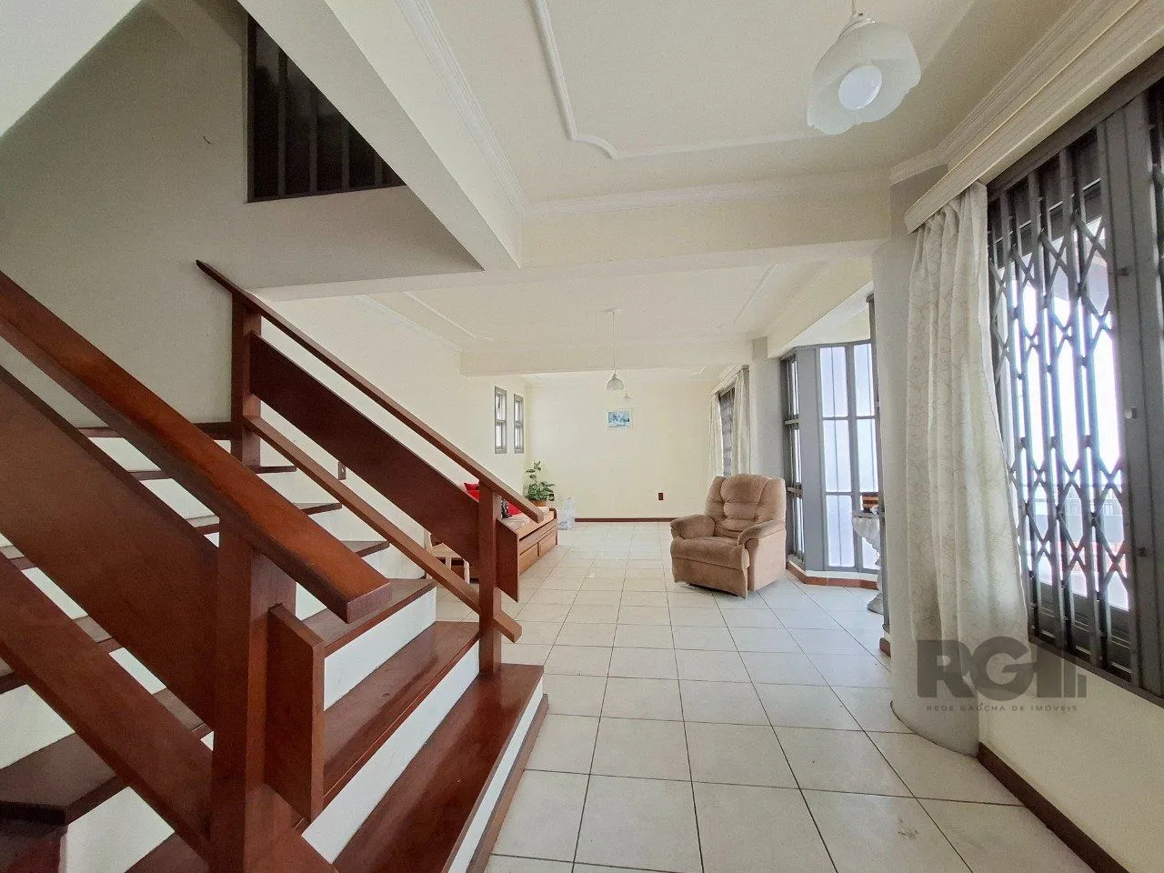 Imagem Casa com 537,00 m² com 04 dormitórios no Bairro Tristeza