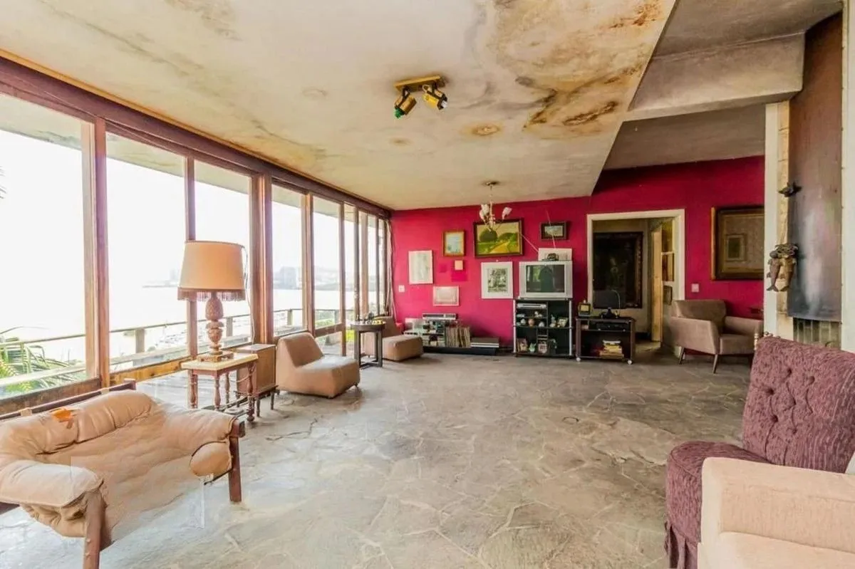 Imagem Casa com 5 dormitórios e 3 vagas no bairro Assunção