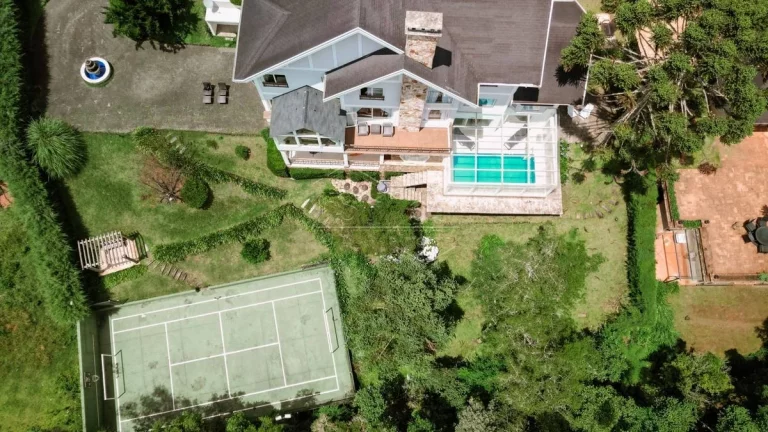 Imagem Charme e Sofisticação em Uma Residência Única