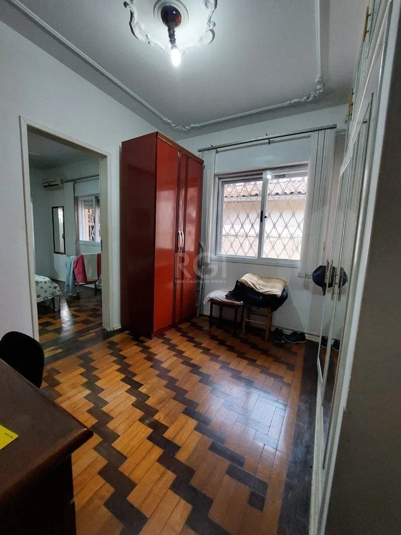 Imagem Casa para Venda - 184m², 3 dormitórios, sendo 1 suites, 4 vagas - Cristal