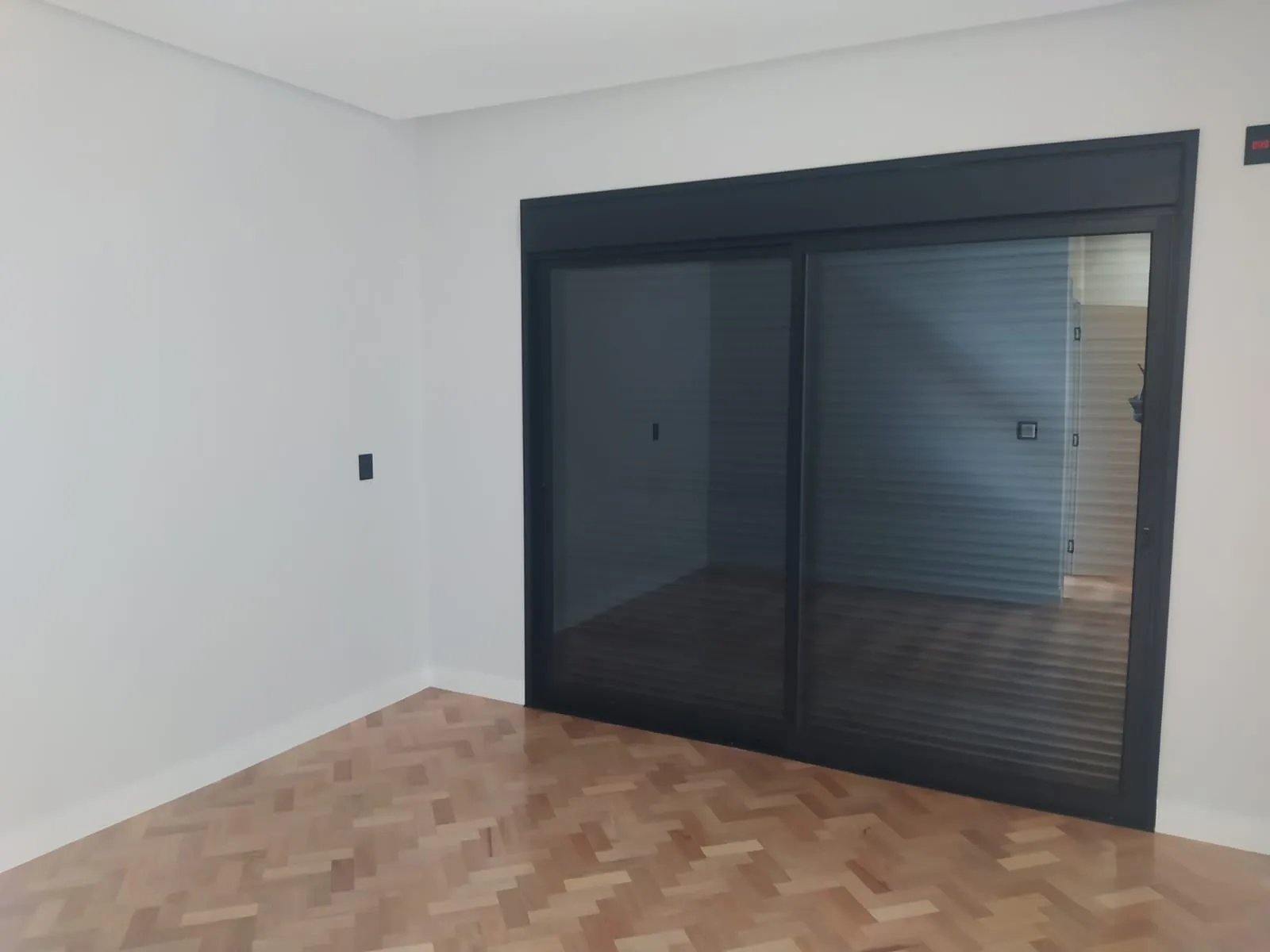 Imagem Venda Chácara Ondina de 300m² Com 4 Suítes Sorocaba/SP