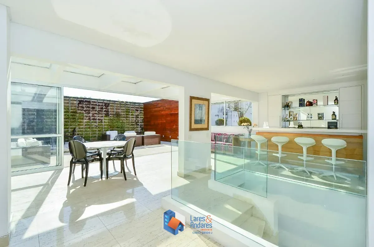 Imagem Triplex para venda em Morumbi com 3 quartos, sendo 3 suítes, 370.59m²