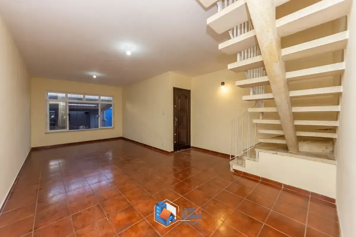 Foto do imóvel Sobrado para venda em Sumaré com 3 quartos, sendo 2 suítes, 160m² em Rua Irmão Odilon Diniz