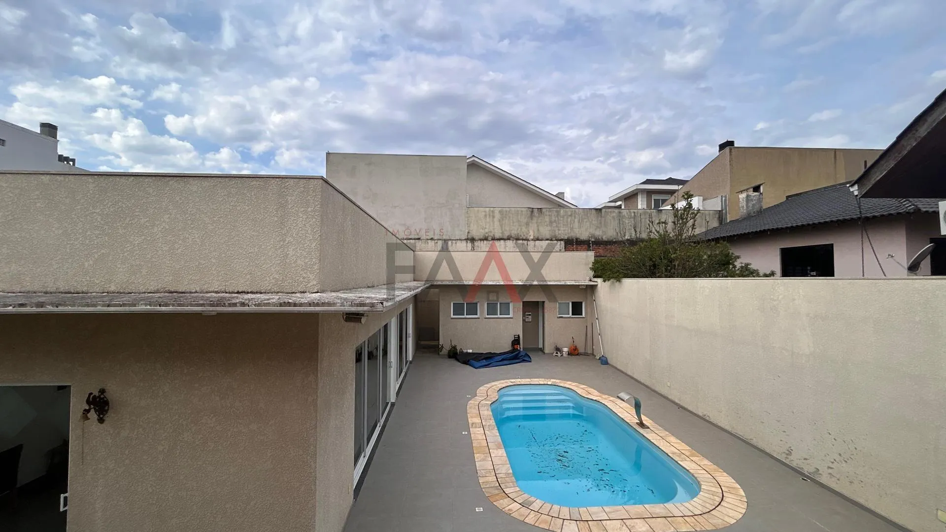 Imagem Sobrado com 4 dormitórios à venda,650.40 m , GUARAPUAVA - PR