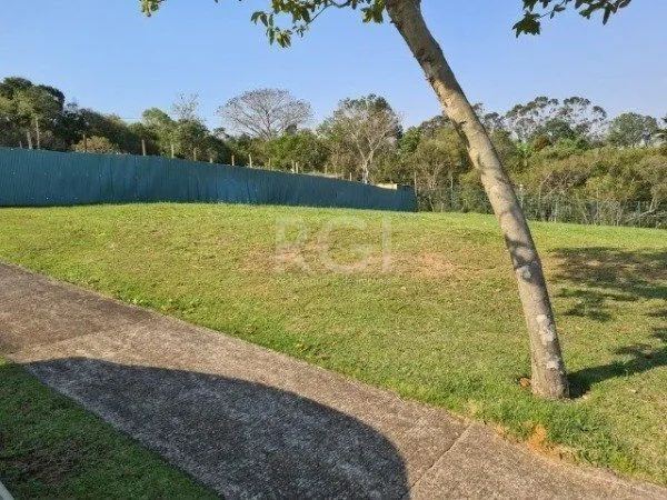 Imagem Terreno para Venda - 616.93m², Alphaville - Estrutura, Segurança e Lazer em um dos condomínios de mais alto padrão de Porto Alegre.