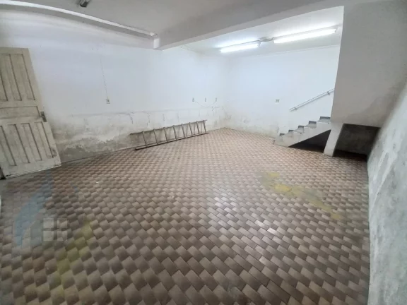 Imagem ACEITA TROCA PERMUTA!! Casa de 3 dormitórios sendo 1 suíte, 4 banheiros, 4 vagas, com 327m² em Taboão, São Bernardo do Campo