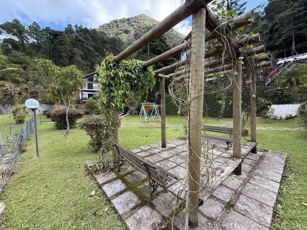 Imagem Casa em Condomínio para Venda em Teresópolis / RJ no bairro Granja Guarani