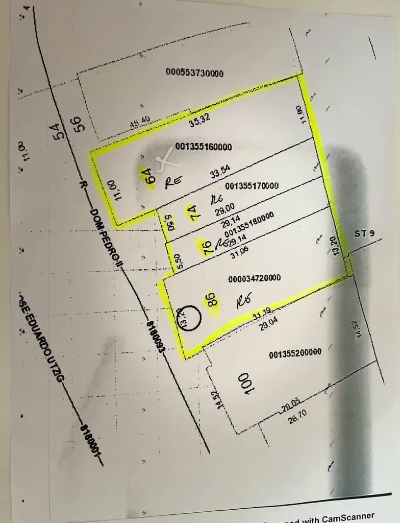 Imagem 4 Terrenos residencial ou comercial, com tapume na frente, desinpedido sem muros intermediários total de 1.126,81 m²
