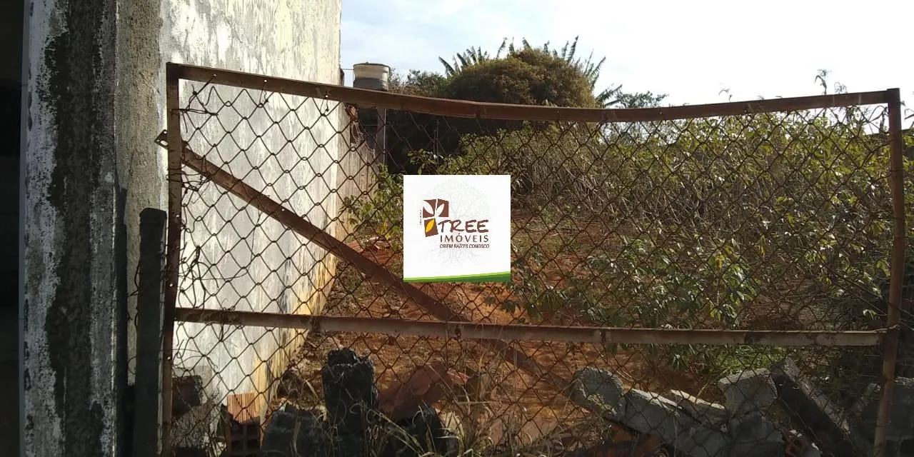 Imagem VENDA DE TERRENO NO JORDANÓPOLIS, EM ARUJÁ/SP, ÓTIMA OPORTUNIDADE PARA INVESTIMENTO, 1.100m² e casa com 3 quartos e 4 vagas cobertas. CONSULTE-NOS.