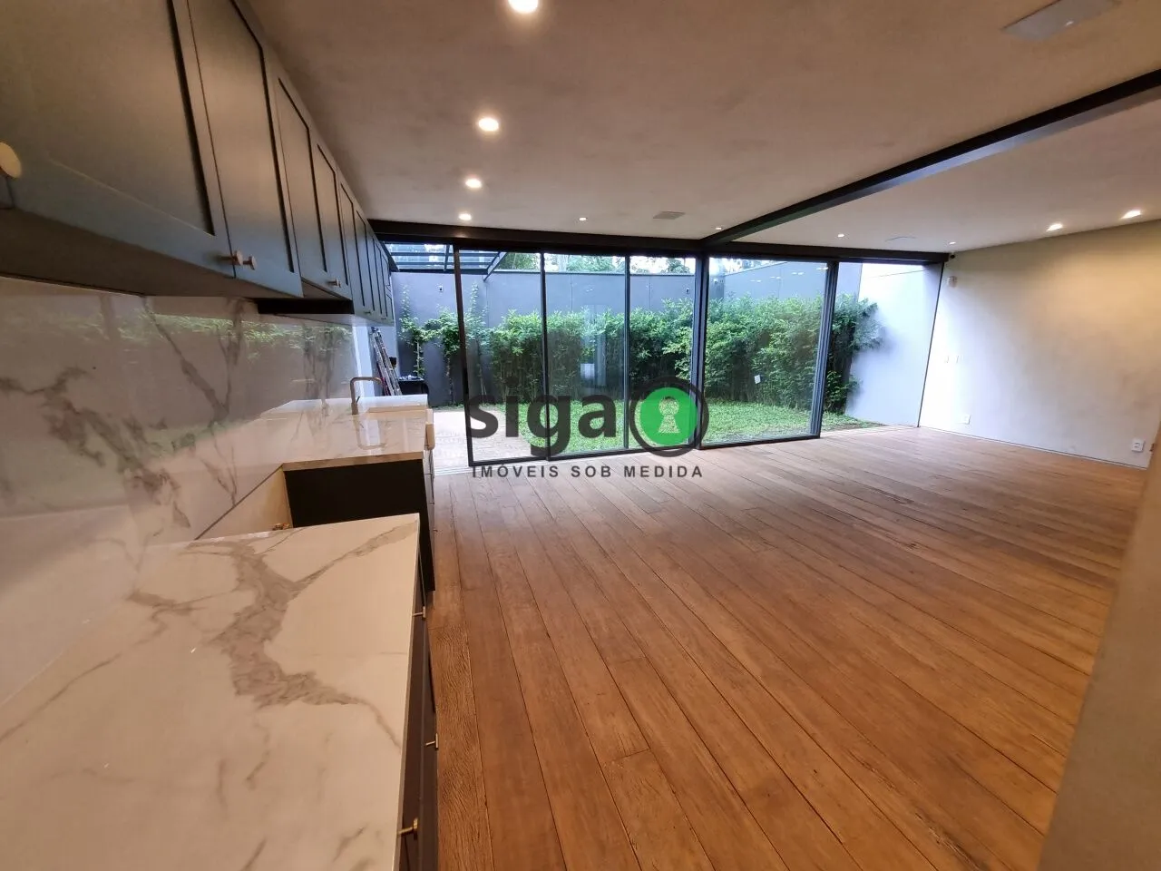 Foto do imóvel Casa em Condomínio a venda na Cidade Jardim com 3 quartos
