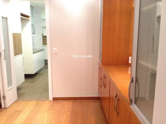 Imagem Imperdível: Apartamento de Luxo à venda em São Paulo-SP, Jardim Vila Mariana 4 quartos, 4 suítes, 2 salas, 6 banheiros, 4 vagas, 165m².