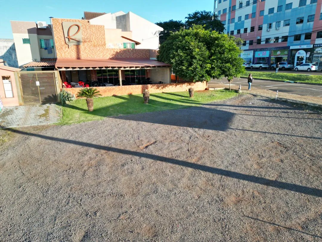 Imagem Terreno de esquina com sala comercial e apartamento, Bairro Fag, Cascavel - Venda