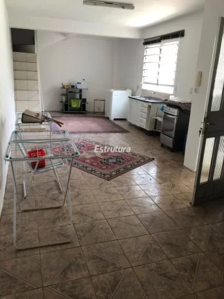 Imagem Linda casa de cinco dormitórios no bairro Nossa Senhora de Lordes.