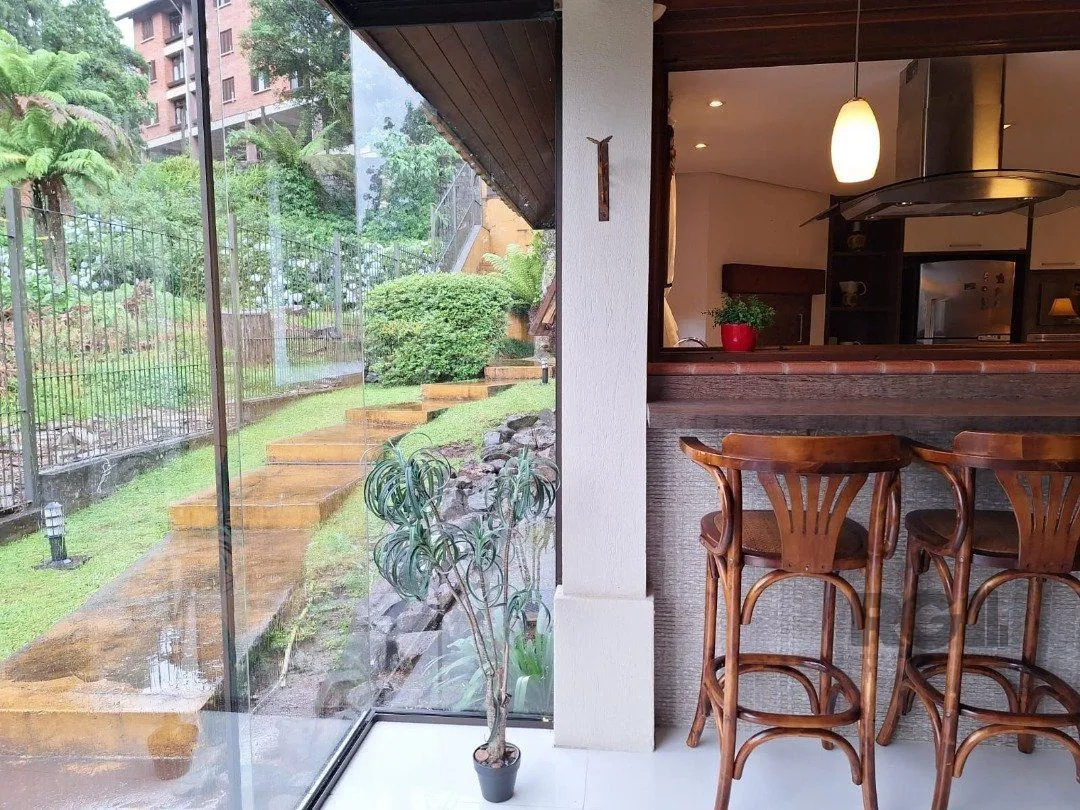 Imagem Casa condomínio | 4 quartos | 1 suíte | 2 vagas | Gramado - RS