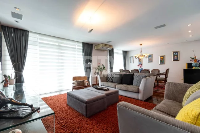 Imagem Ótimo apartamento com 225m² no Jardim Paulista rico em iluminação natural e muito arejado. Livin...
