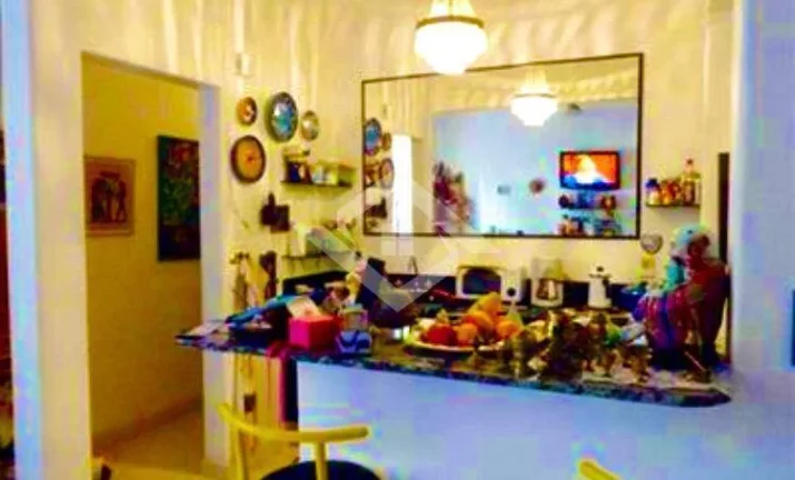 Imagem APARTAMENTO TIPO CASA XAVIER DA SILVEIRA PREDIO ANTIGO A DECOR,VAGA.