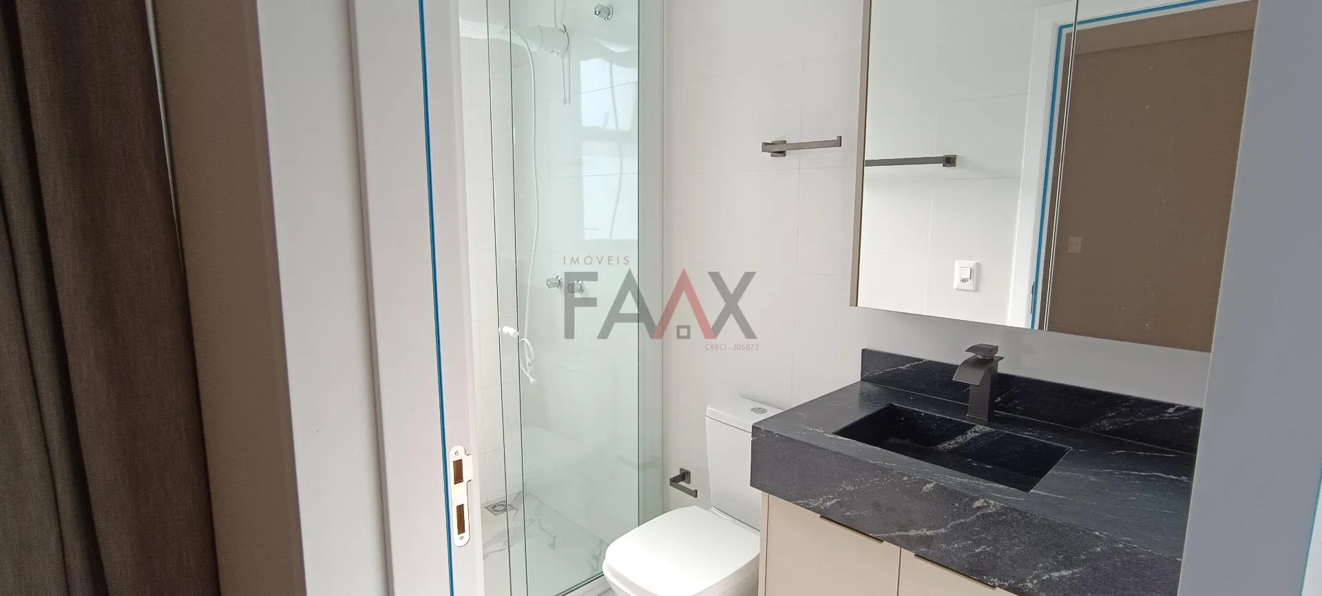 Imagem Apartamento à venda no Centro com 2 suítes mais vaga de garagem coberta