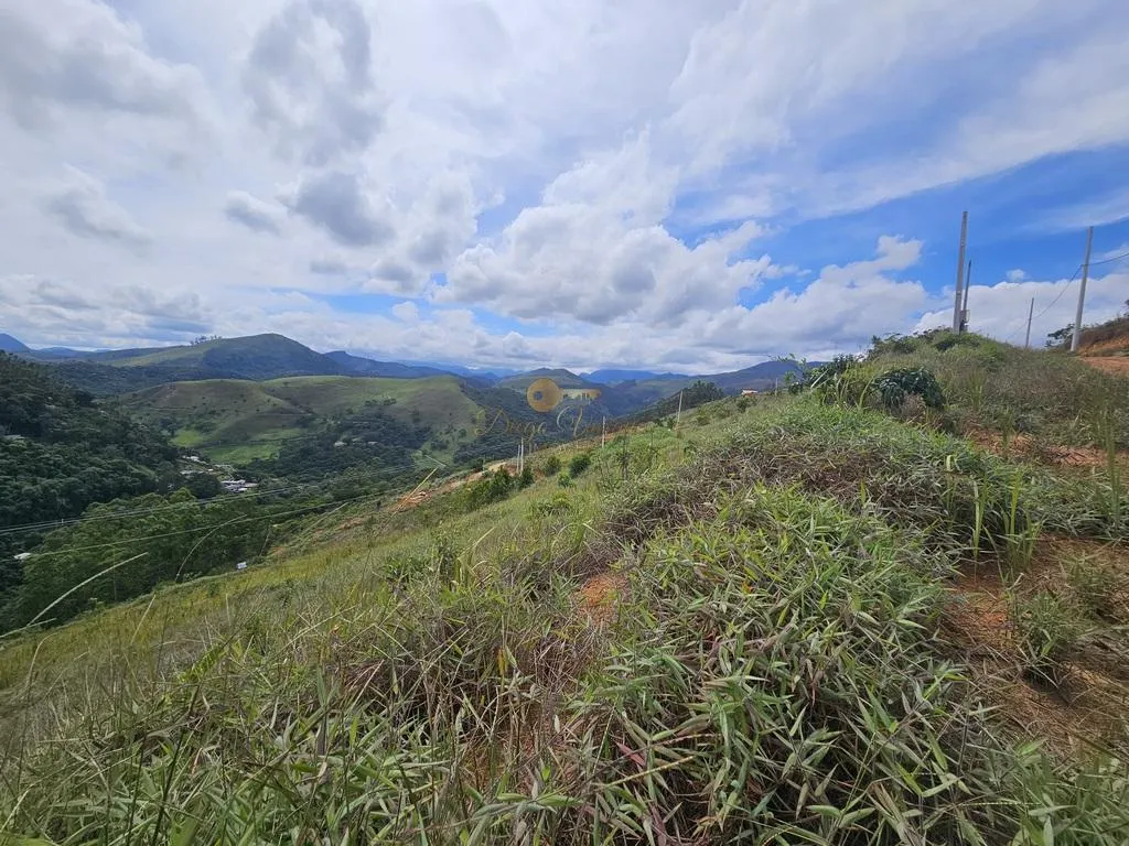 Imagem Terreno em Condomínio para Venda em Teresópolis / RJ no bairro Pessegueiros