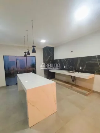 Imagem Casa de alto padrão com 3 suítes em Uberaba - Presidente Tancredo Neves