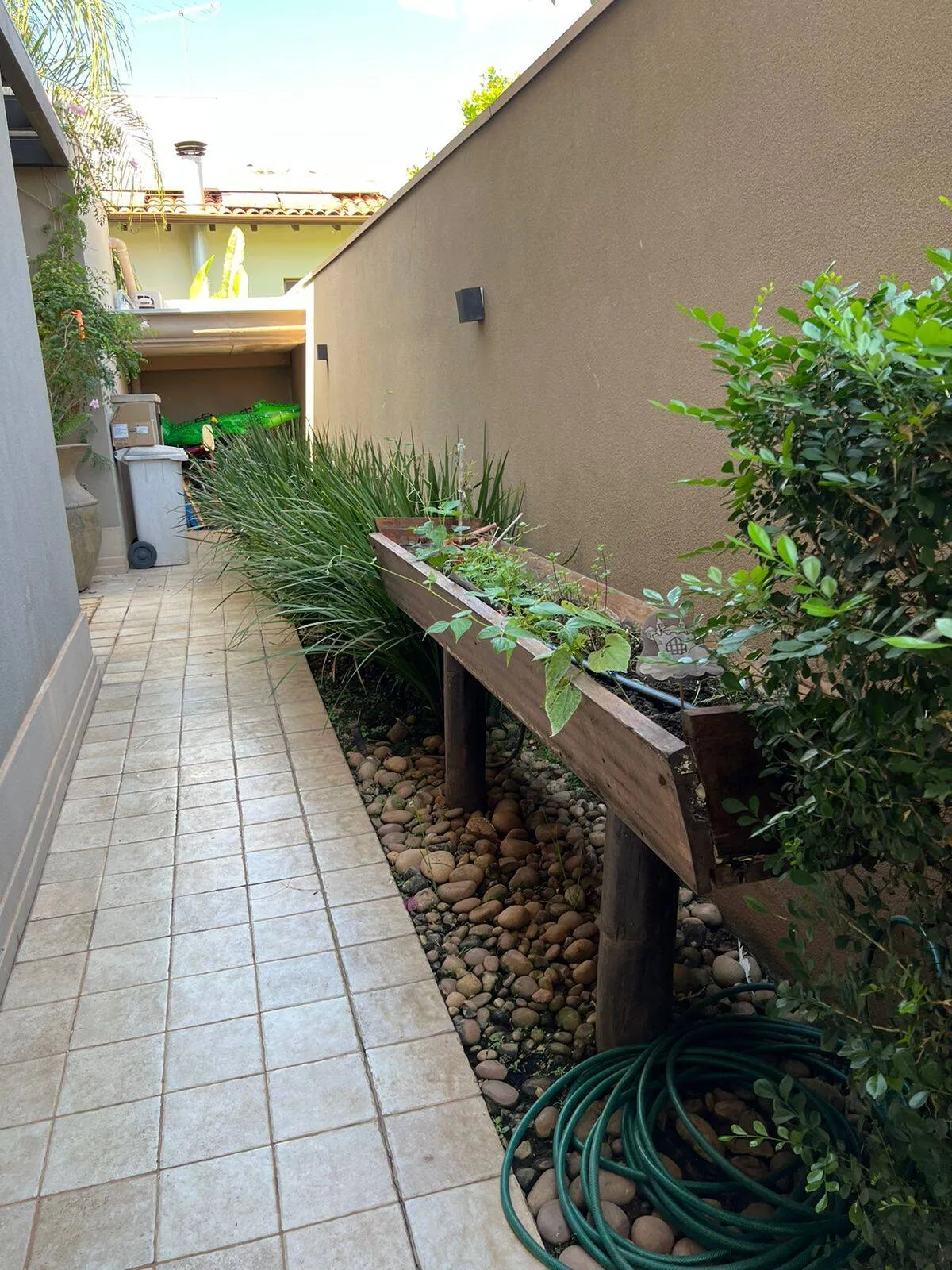 Imagem Sobrado 3 suítes Condomínio Alphaville 1 Bairro Jardim Itália