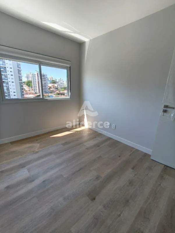 Imagem Apartamento à venda com 3 quartos 1 suíte, 87m² em Barreiros São José