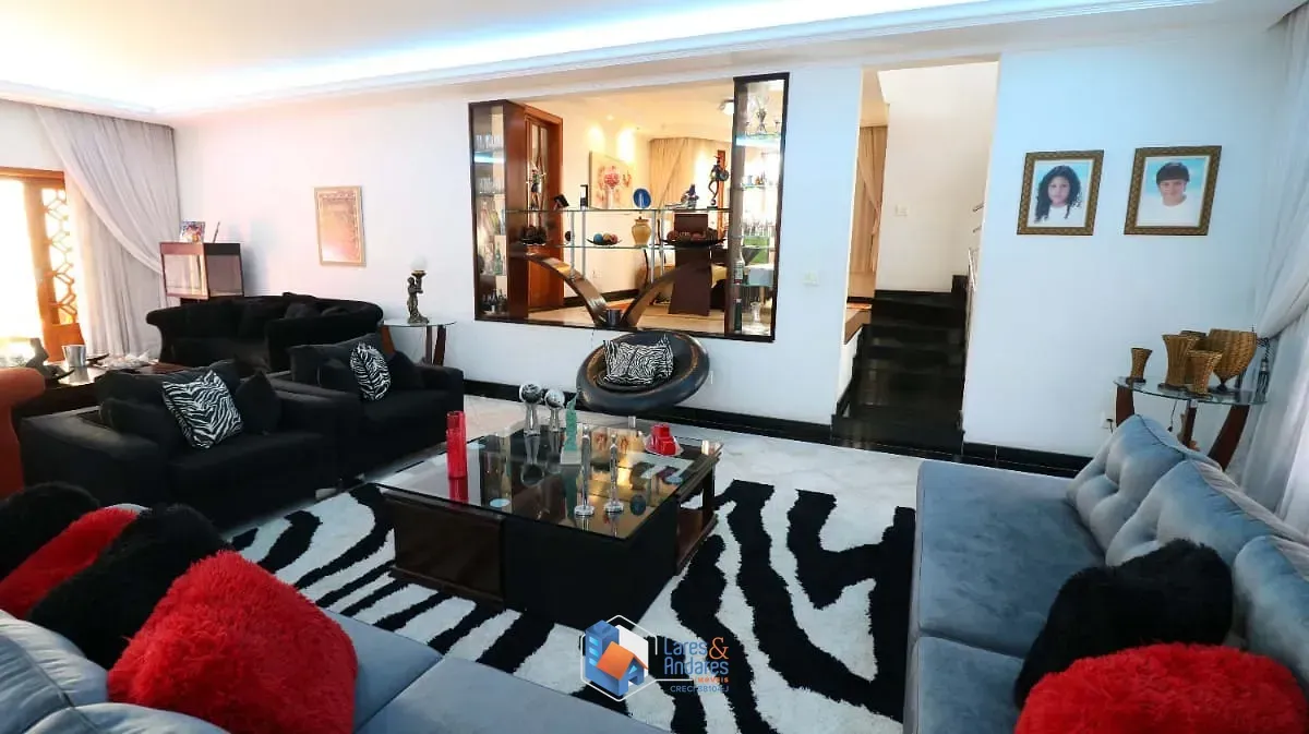Imagem Casa no condomínio Condomínio Residencial Chácara Francesa para venda com 5 quartos, sendo 4 suítes, 444m²