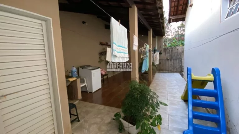 Imagem Casa à venda no bairro Vila Olímpica, Uberaba - 4 dormitórios, suíte e 4 garagens