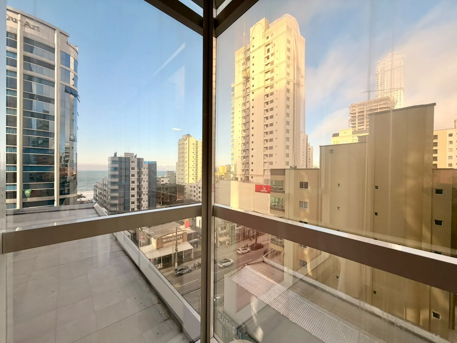 Imagem Apartamento com vista para o mar à venda com 220m2 por R$ 3.900.000,00