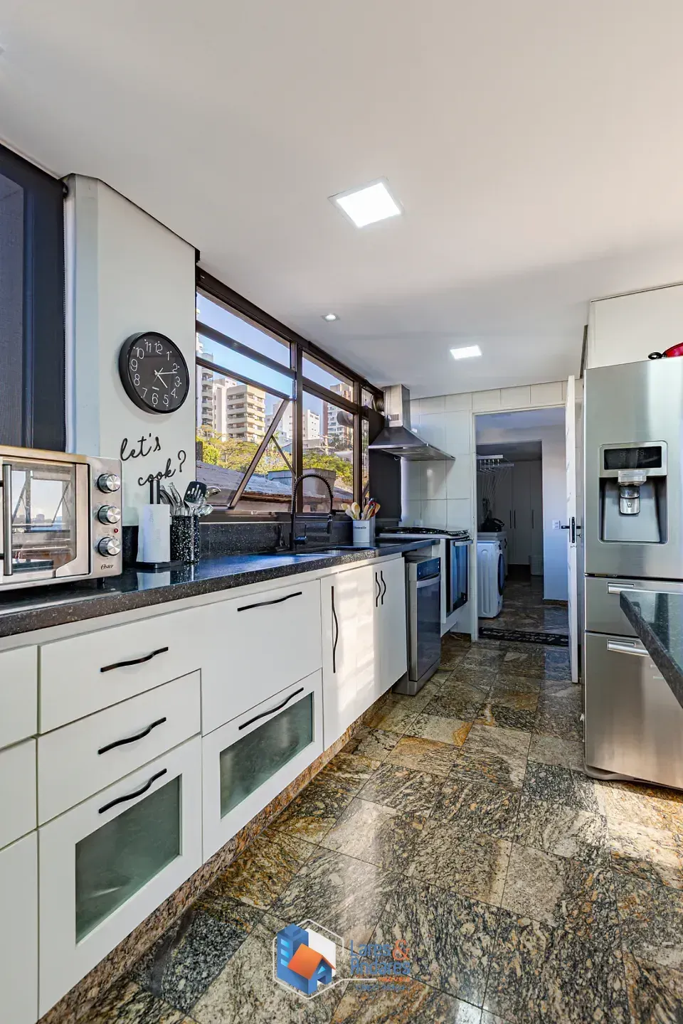 Imagem Duplex para venda em Sumaré com 3 quartos, sendo 3 suítes, 208m²
