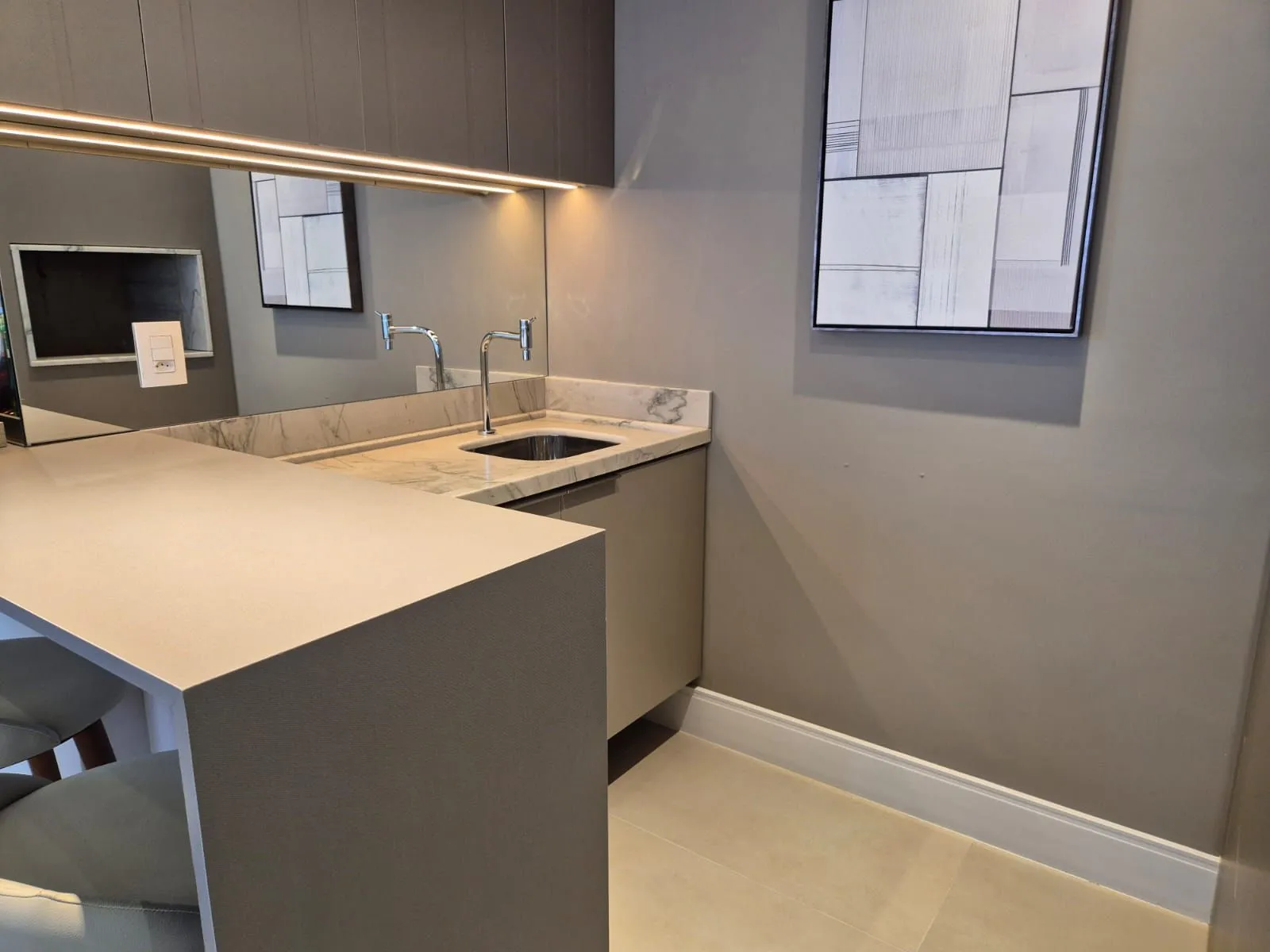 Imagem Apartamento 2 Dormitórios, Decorado e com Vaga de Garagem | Pronto para Morar!
