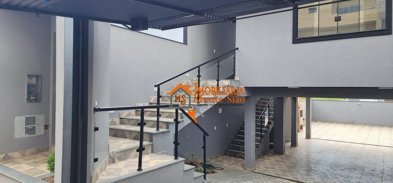 Imagem Sobrado com 3 dormitórios à venda, 186 m² por R$ 930.000,00 - Carmela III - Guarulhos/SP