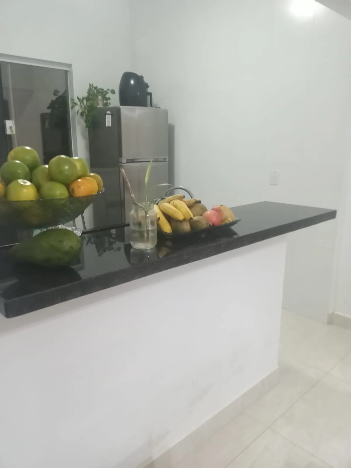 Imagem Chácara à venda em Salto de Pirapora-SP: 4 quartos, 1 sala, 2 banheiros, 2 vagas de garagem, 140m² área. Aproveite!