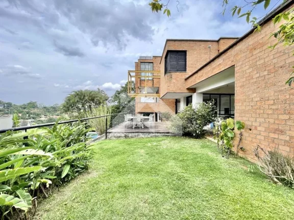 Imagem Casa de Condomínio em Palos Verdes - Cotia