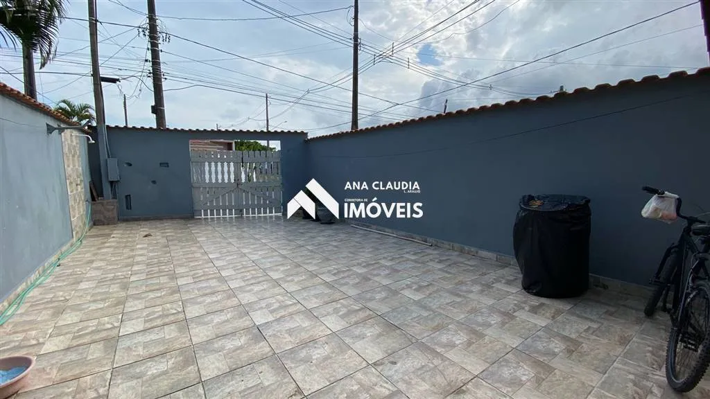 Imagem Casa na praia lado serra em ótima localização bairro de moradores fixos a 500 metros do mar .