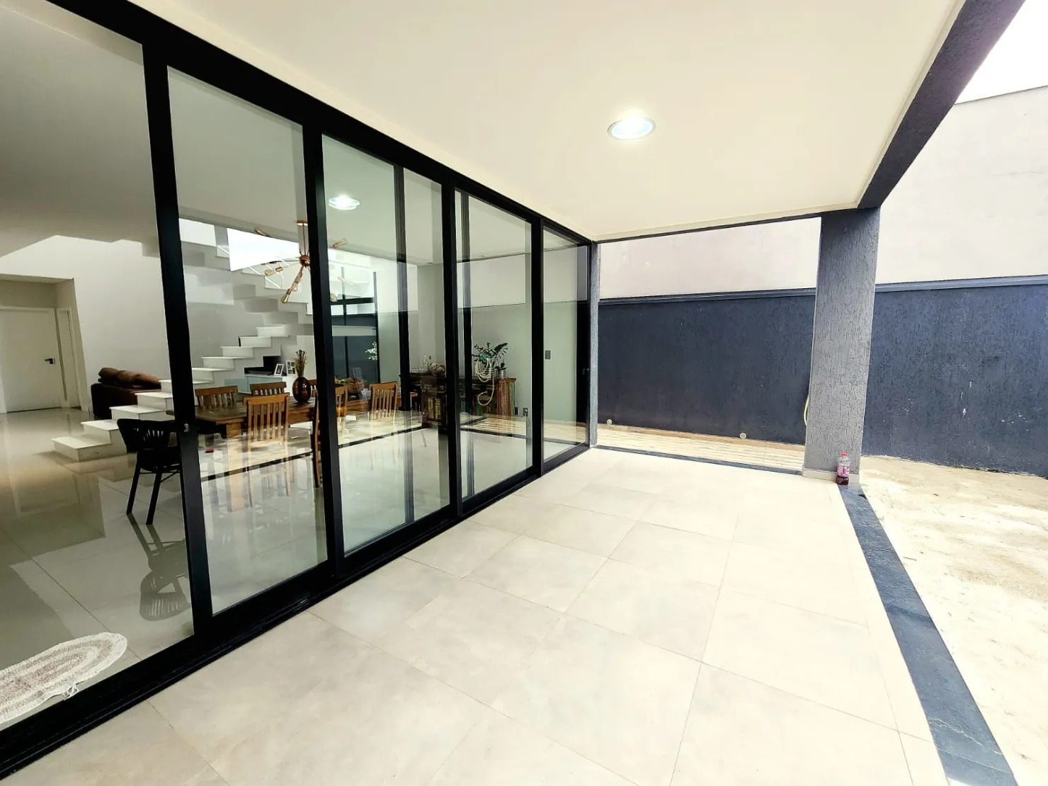 Imagem Casa à venda 4 Quartos, 2 Suites, 2 Vagas, 300M², Piracangaguá, Taubaté - SP | Condomínio Ouroville
