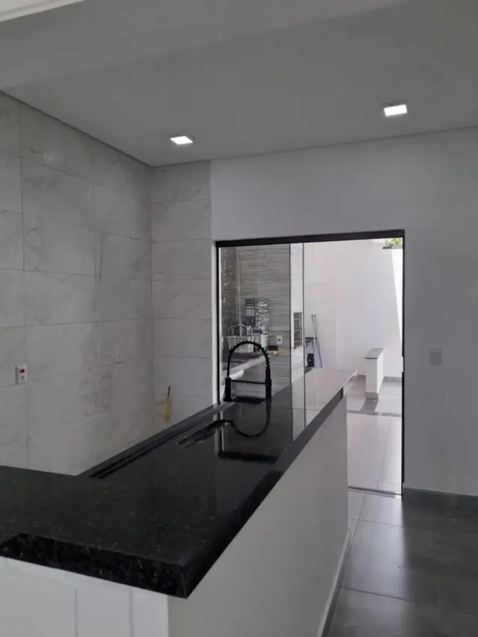 Imagem Casa em Condomínio à Venda em Sorocaba-SP, Bairro Horto Florestal: 3 Quartos, 1 Suíte, 1 Sala, 2 Banheiros, 2 Vagas, 110m².