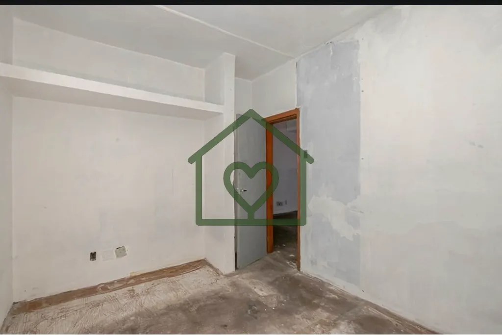 Imagem Excelente oportunidade de investimento no coração de Porto Alegre! Este prédio comercial, localiz...