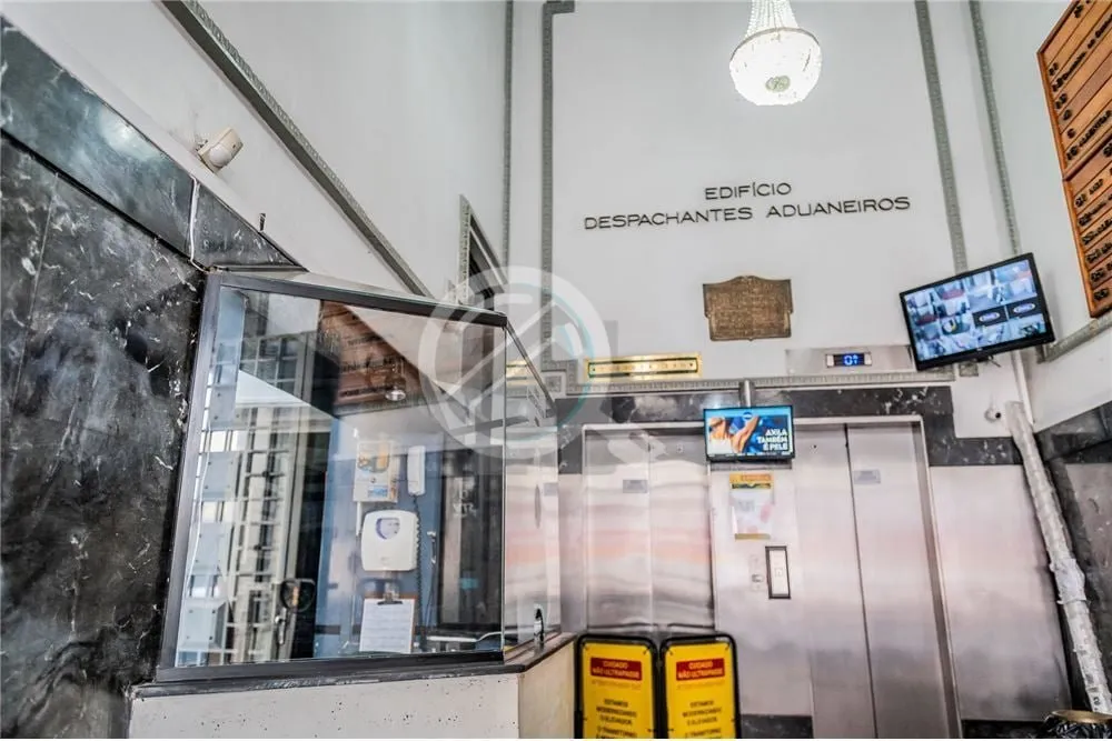 Imagem Tenho uma ótima sala comercial disponível para você no centro histórico da cidade. A sala possui...