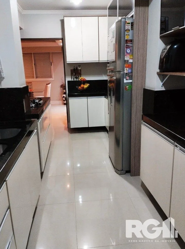 Imagem Apartamento 3 dor, semimobiliado com suíte e 2 vagas no Sarandi