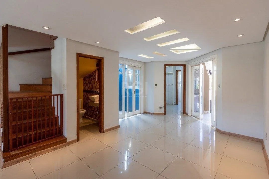 Imagem Casa para Venda - 205.81m², 3 dormitórios, sendo 1 suites, 2 vagas - Ipanema