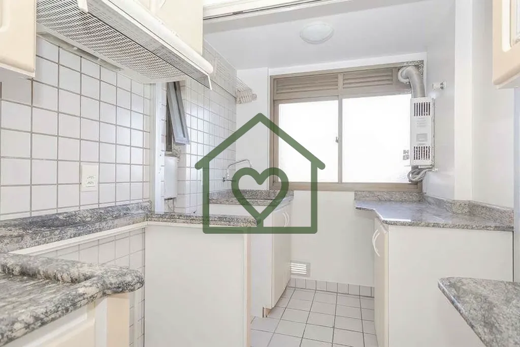 Imagem Apartamento com 3 dormitórios, sendo 1 suíte com armários, banheiro social e suíte com armário,...