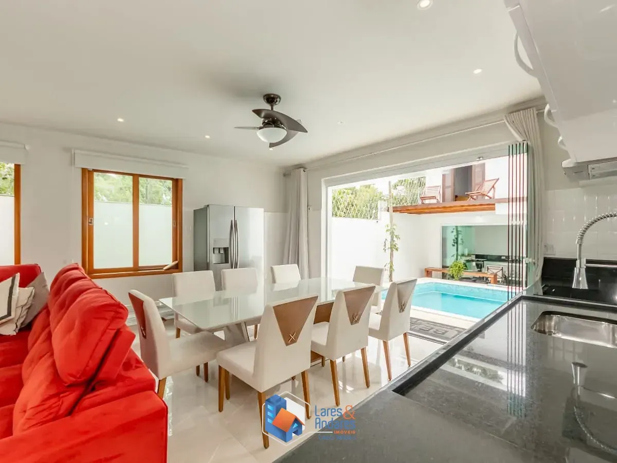 Imagem Sobrado para venda em Jardim Sertãozinho com 3 quartos, sendo 1 suíte, 247m²