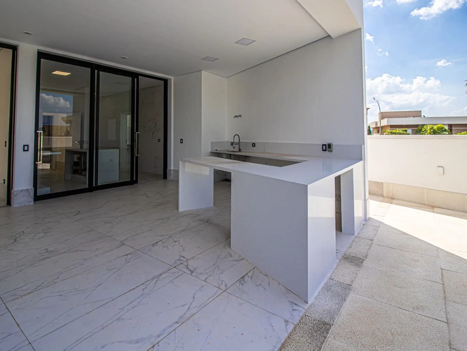 Imagem Casa Sobrado de 606,24m² Localizada no Alphaville Genesis 1 - Santana de Parnaíba - SP!