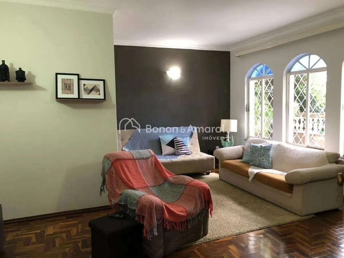 Imagem Casa à venda próxima à Lagoa do Taquaral em Campinas