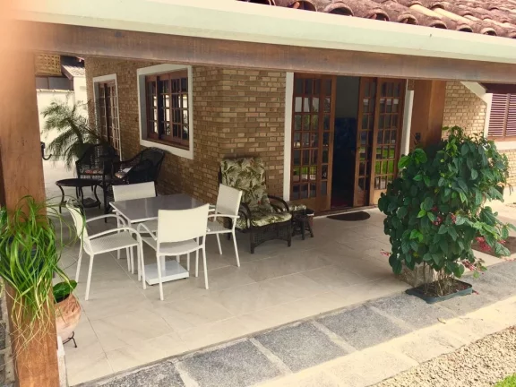 Imagem Linda casa com 4 dormitórios sendo 2 suíts´s e ar condicionado e pisicna e área gourmet maravilhosa