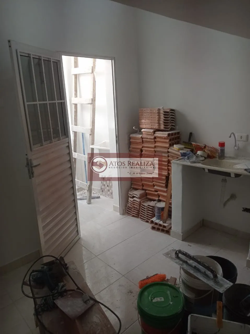 Imagem Sobrado à Venda em Jardim das Imbuias com casas de aluguel, SP -