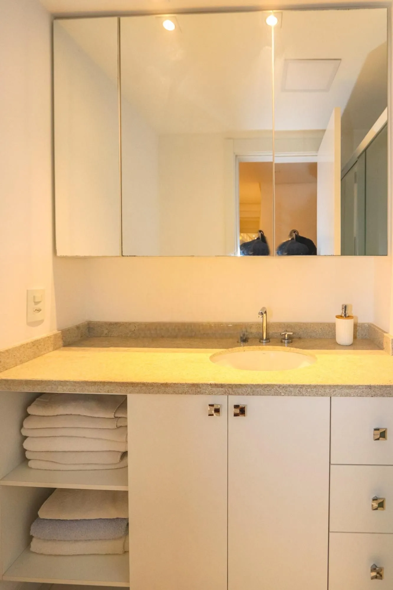 Imagem Apartamento semimobiliado e decorado no Central Parque | 127 m² | 3 suítes | 2 vagas