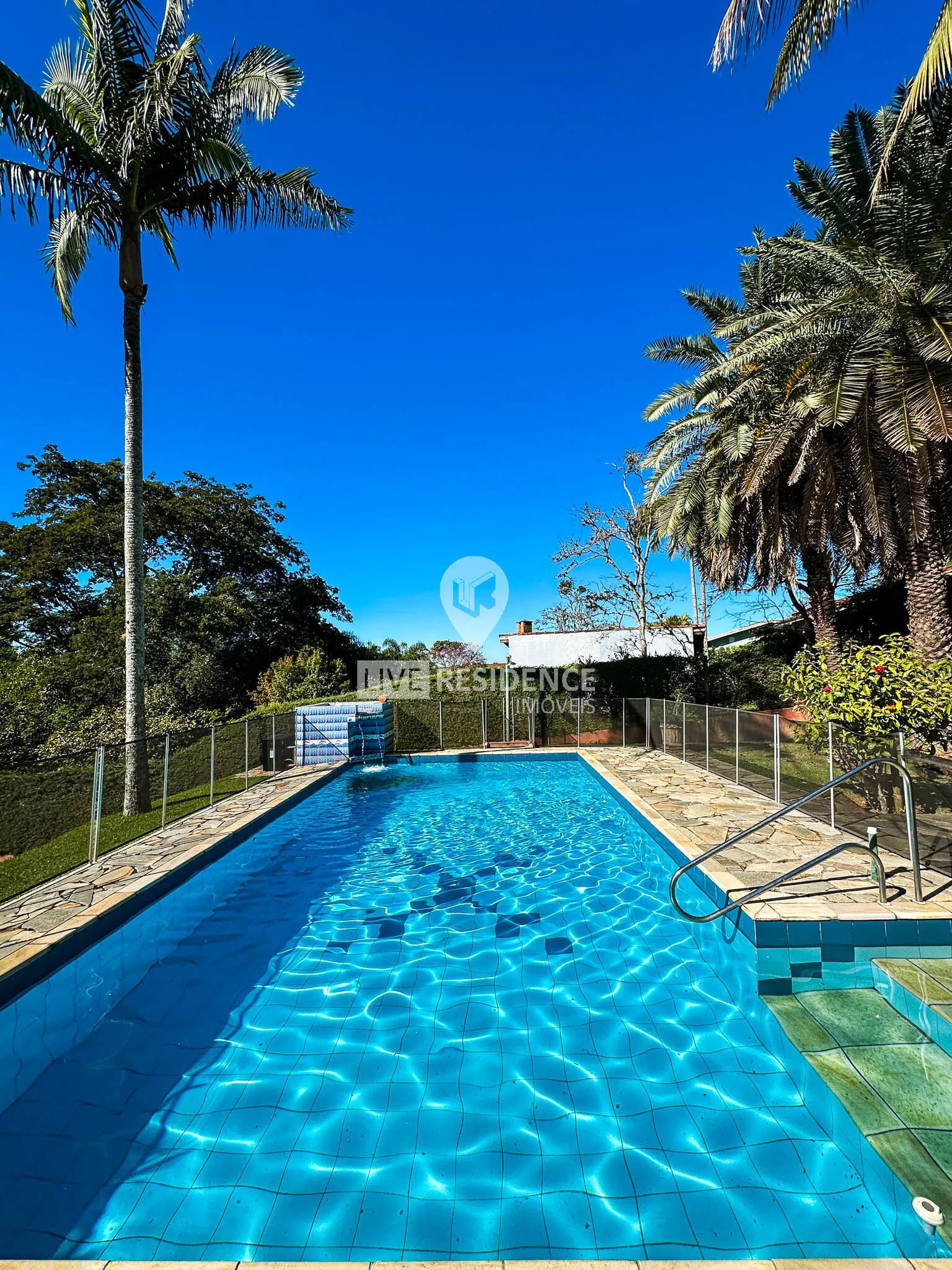 Imagem Chácara à venda com piscina e 4 suítes no Capela do Barreiro - Itatiba/SP